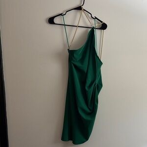 Elegant Green One-Shoulder Dress